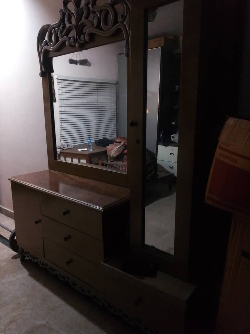 dressing table 1