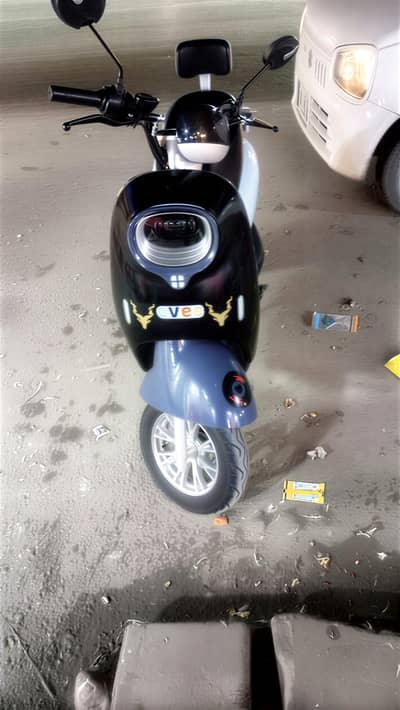 EVEE Electric Scooty – Well Maintained