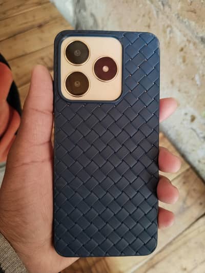 Realme c61 6/128 condition 10 by 9.5 box charger sath ha