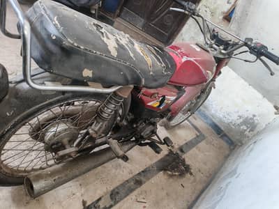 Suzuki  spindle 110c urgent sale krni h engine ka there boht km hona h
