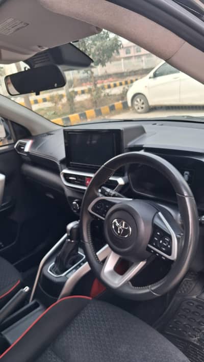 Toyota Raiz Z package