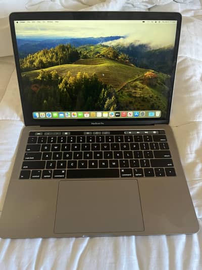 MacBook Pro 2019 13 inch 8/256 with Complete Box