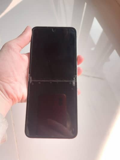 Samsung Galaxy Z Flip 6 | Used | Non-PTA | Pixel Line Issue