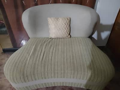 7 seater sofa set used but look like new in condition