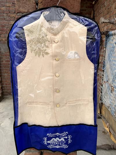 1piece wascote only one time use size 34 full ok ha bilkul fresh piece