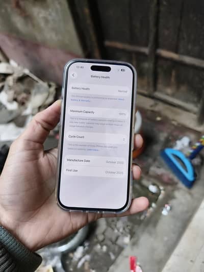 Iphone 17 pro jv with box only 2 cycle charged