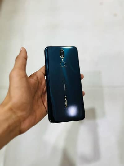 oppo f11 8 256 phone bilkul ok ha 2 din check warranty milegi only phn