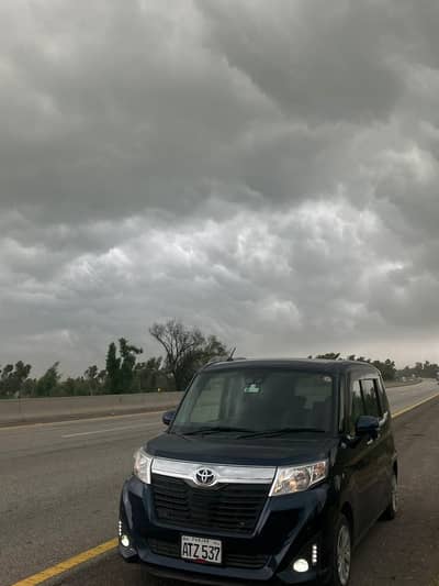 Toyota roomy full option