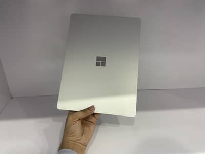 Microsoft Surface Laptop Go Core i5 Gen10th 16gb ram 256gb ssd Touch