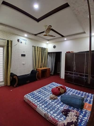 INDEPENDENT LOWER PORTION SEPREAT GATE 3 Car Parking