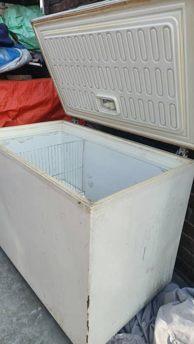 waves freezer for sell 03074211117