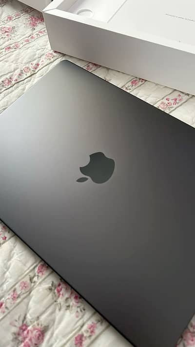 M1 MacBook Pro Original – Ready to Use