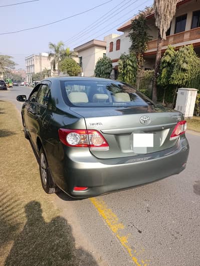 TOYOTA COROLLA GLI 2011 MODEL TOTAL GENINUE PAINT BRAND NEW CONDITION