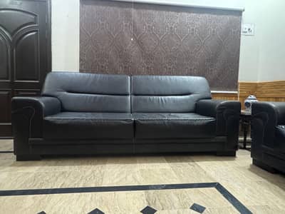 Black Leatherite 7 Piece sofa set Used