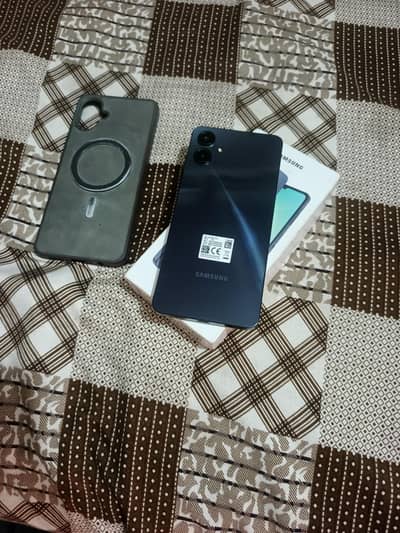 Samsung A06 6gb 128 8 maa kee warranty ha abi condition 10/10 hy