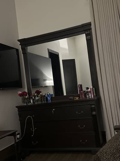 Brand new Dressing table with drawers and lock