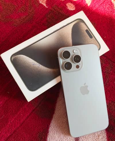 iPhone 15 pro max natural titanium