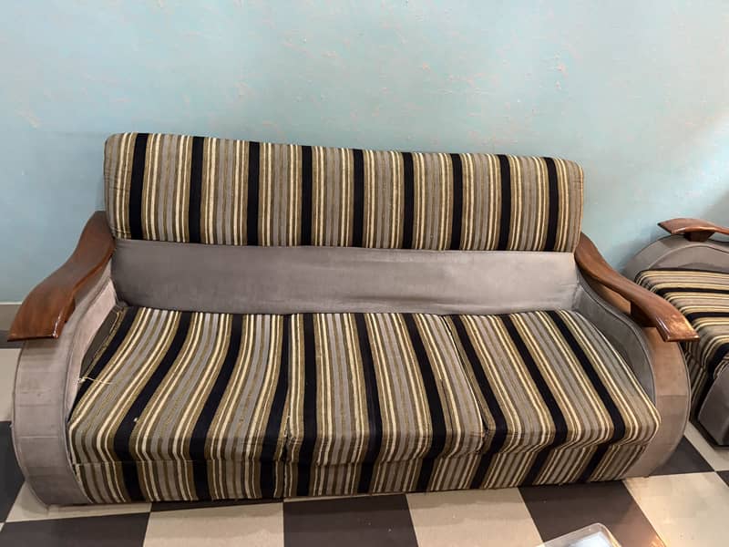 Sofa set with table 1