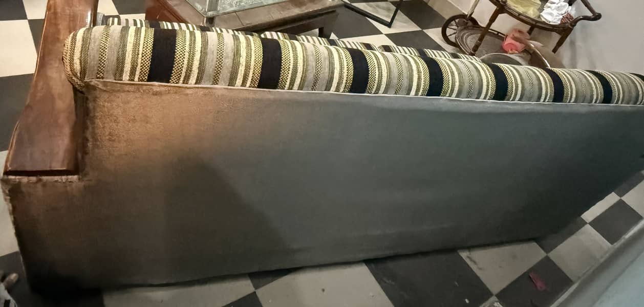 Sofa set with table 4