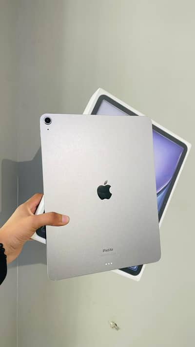 Apple iPad Air M2 128GB 13" used