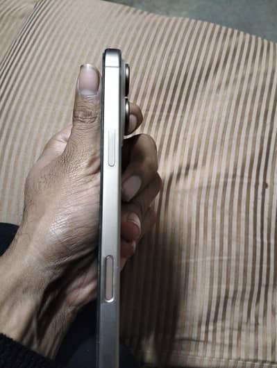 16 pro max 256GB desert titanium