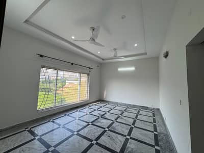 18 Marla Upper Portion With Gas Available For Rent.