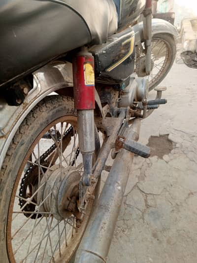 COMPANY DOOM BIKE HA CONDITION AP KA SAMNA HA MODE 10 HA PRICE 22000