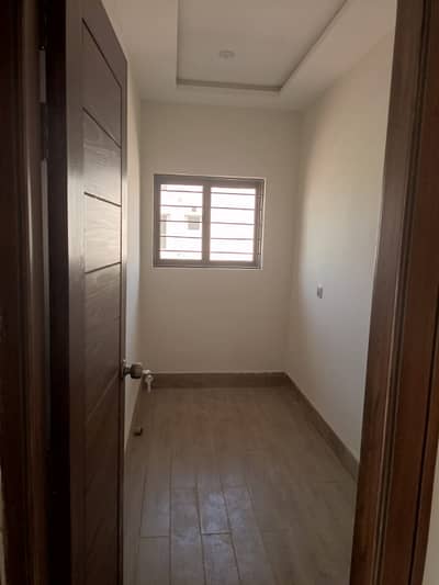 10 Marla Brand new Ground Portion With Solar For Rent