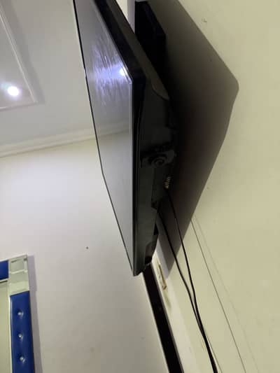 Used LCD original everything is fine and in working condition