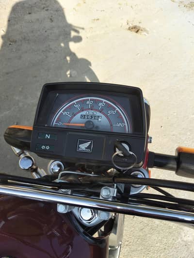 Sale Honda CD70 2024 model 2025 ki pati nmbr b 25 mai laga