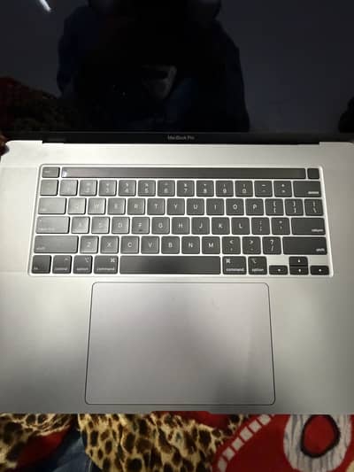 Macbook pro  2019  looks brand new