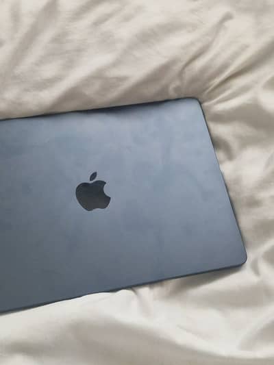 Apple MacBook Pro – Sleek, Powerful