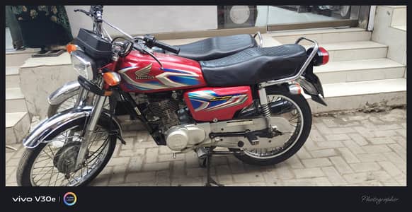 2022 model hai saf peice hai