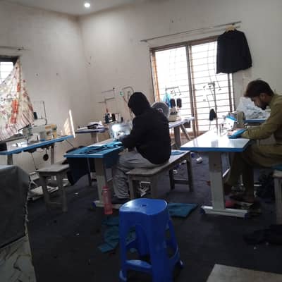 ladies suite stitching k liye karegar ki zarorat ha