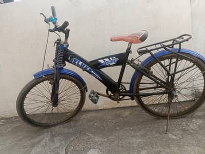 deluxe cycle urgent sell back tyre phata hua ha sai Karwa da ga