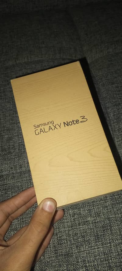 Samsung Galaxy note 3 he blkl okay he time se on ni kia islye on ni