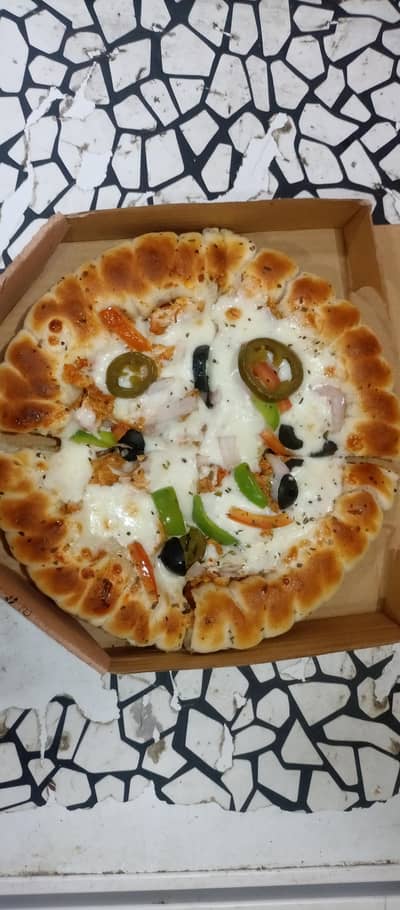 pizza and zinger burger karigar or shami burger and shawarma karigar