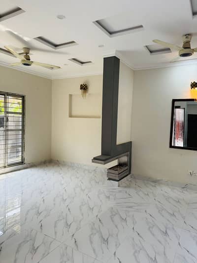 5 Marla Well Maintained Lowest Price House For Sale In Phase 5, DHA.