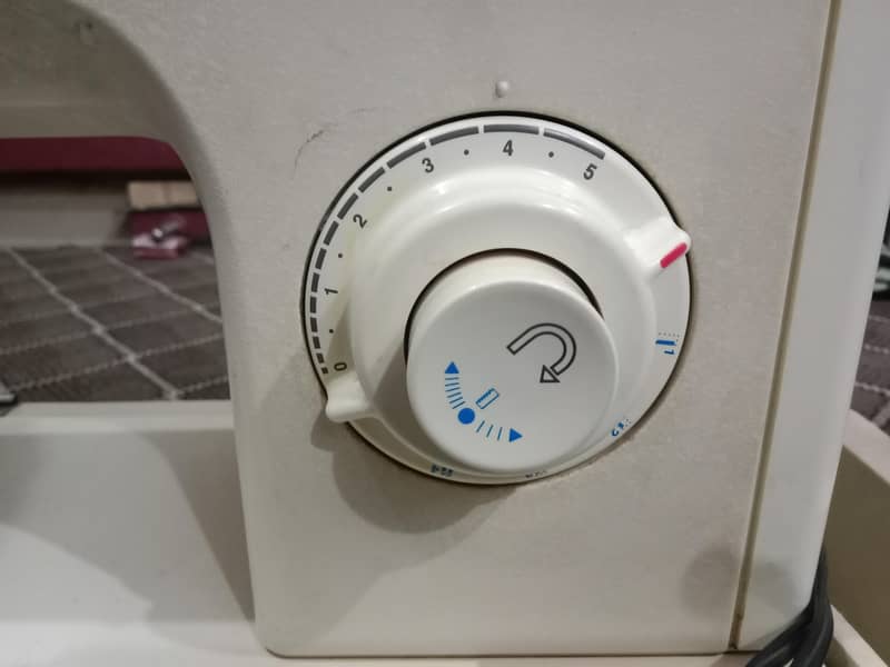 sewing machine 4