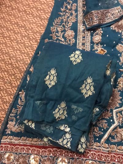 فروخت کے لیے Jasmine Khan کلیکشن ہیوی برائیڈل ڈریس