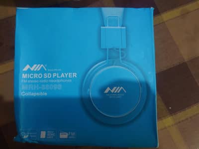 nia headphone