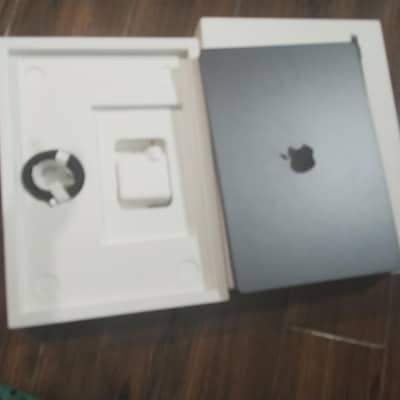 macbook pro m4 chip 24-512 14inch