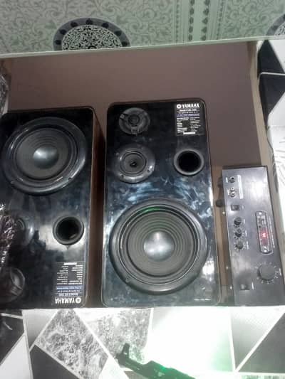 Yamaha high sound subwoofers ns 1000 with amplifier