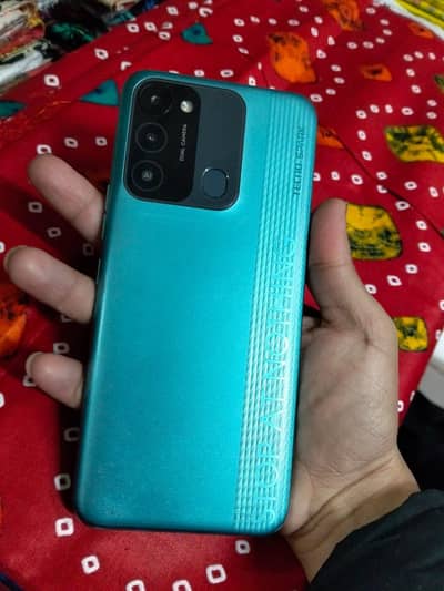 Tecno spark 8c 128 GB With box and charge