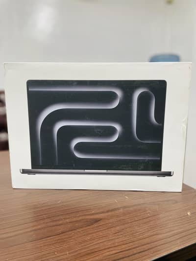 Apple 14" MacBook Pro (M5, Space Black) 24GB 01TB MDE34LL/A