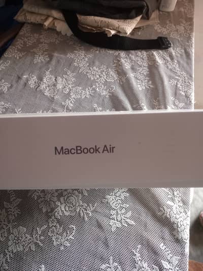 Apple MacBook Air 2020 | M1 Chip | 8GB RAM | 256GB SSD