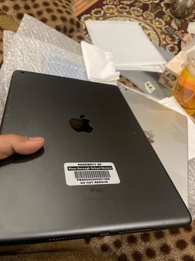 Apple iPad 9th Generation – Black (Excellent Condition)
