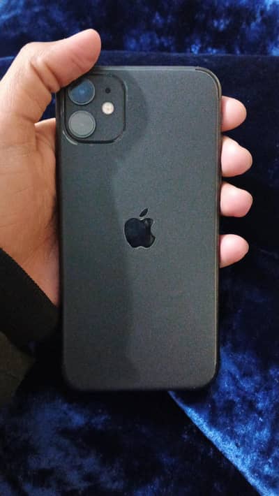 iphone 11 128gb with original apple charger.