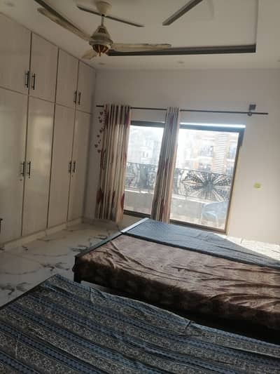 girls hostel room available
