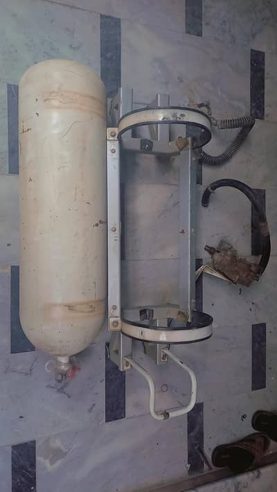 Mehran CNG kit and Cylinder